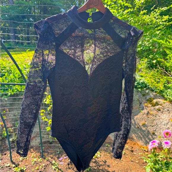NWOT BLACK LONG SLEEVE LACE BODYSUIT - Picture 8 of 8
